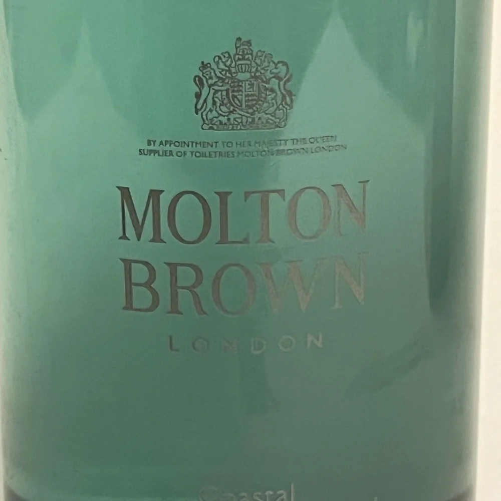 Molton Brown Coastal Cypress & Sea Fennel Bath & Shower Gel 300 ml